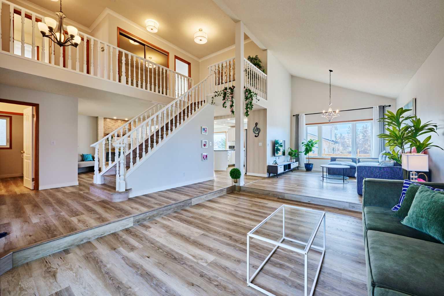 15 Hawkbury Close NW, T3G 3N2