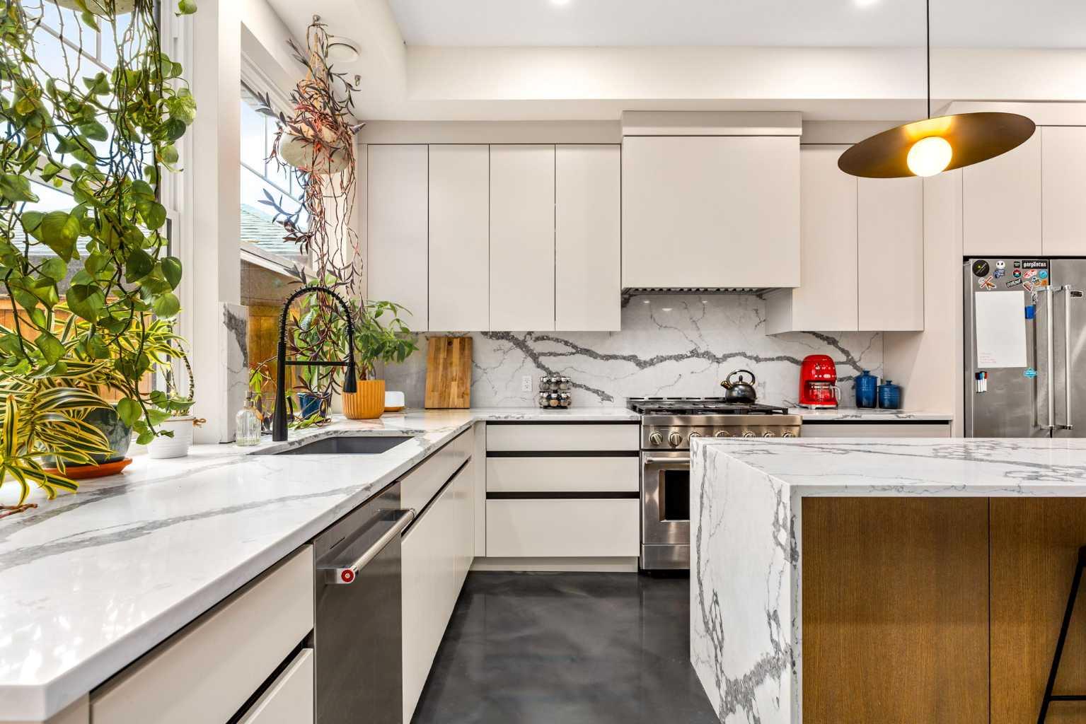 1129 Maggie Street SE, T2G 4L8