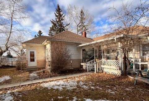 220 First Street E, T4C1Z3