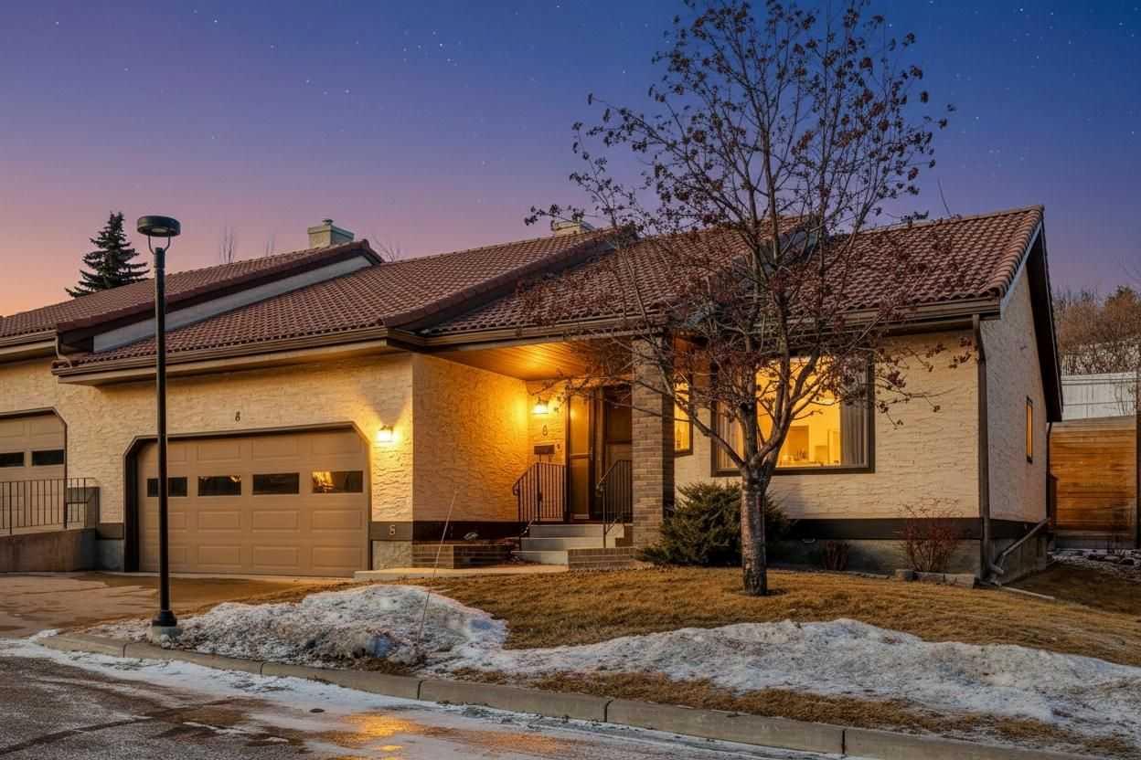 8, 118 Strathcona Road SW, T3H 1P3