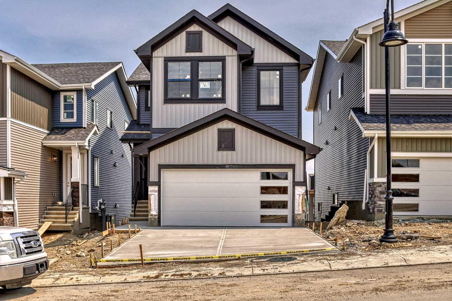 4 Topaz Place, T4C 3K2