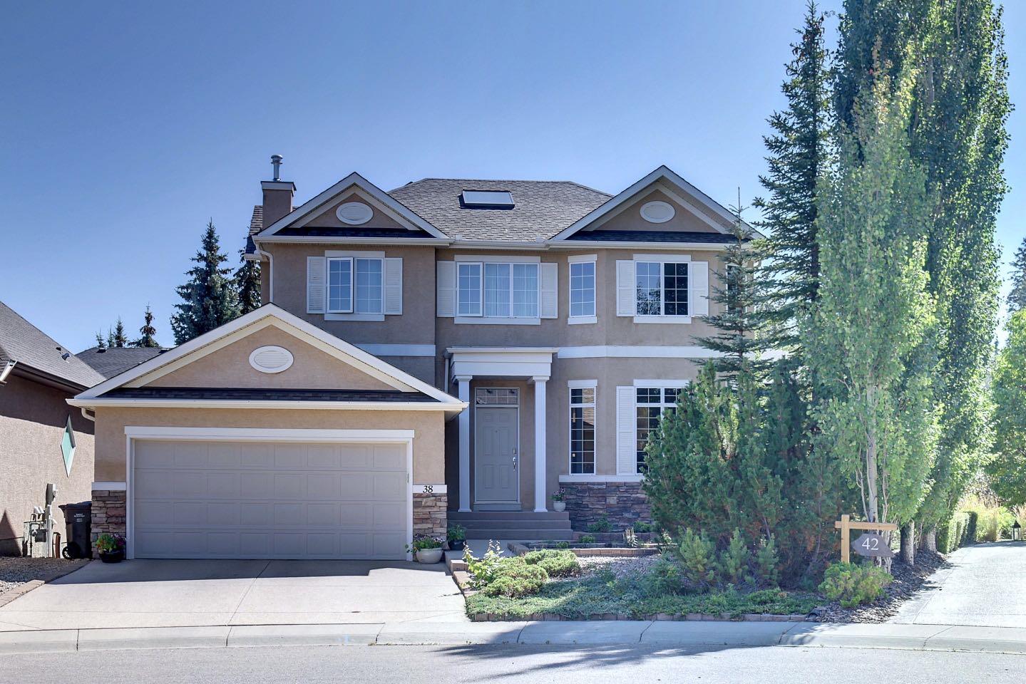 38 Discovery Ridge Green SW, T3H 4Y4