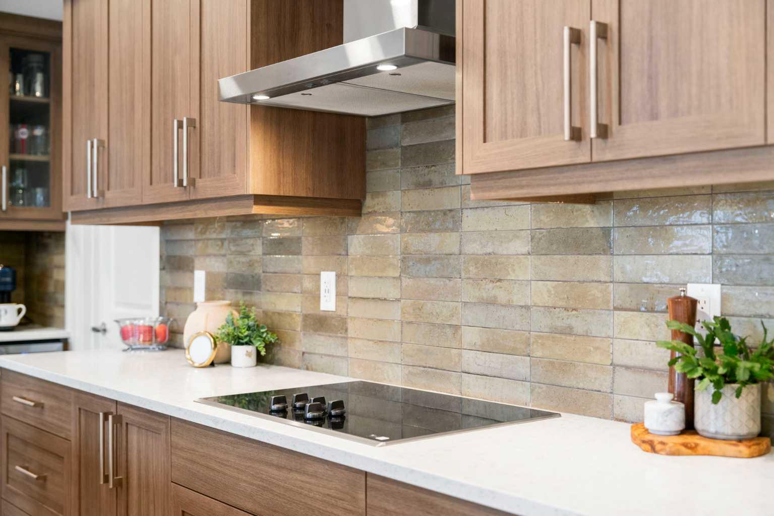 2208, 33 Carringham Gate NW, T3P 2H6