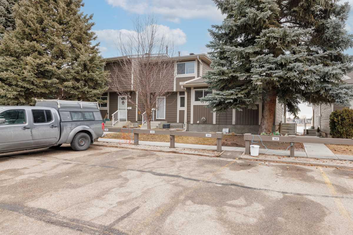 35, 14736 Deerfield Drive SE, T2J 5Y1