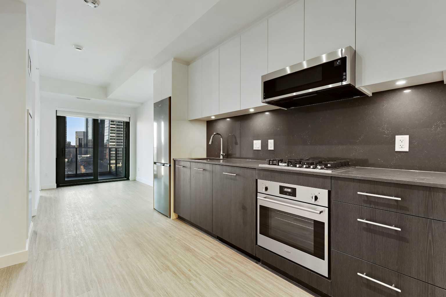 1103, 730 2 Avenue SW, T2P 1R8