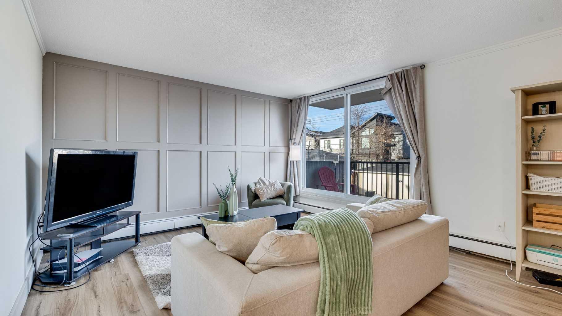 201, 2512 1 Avenue NW, T2N 0C2