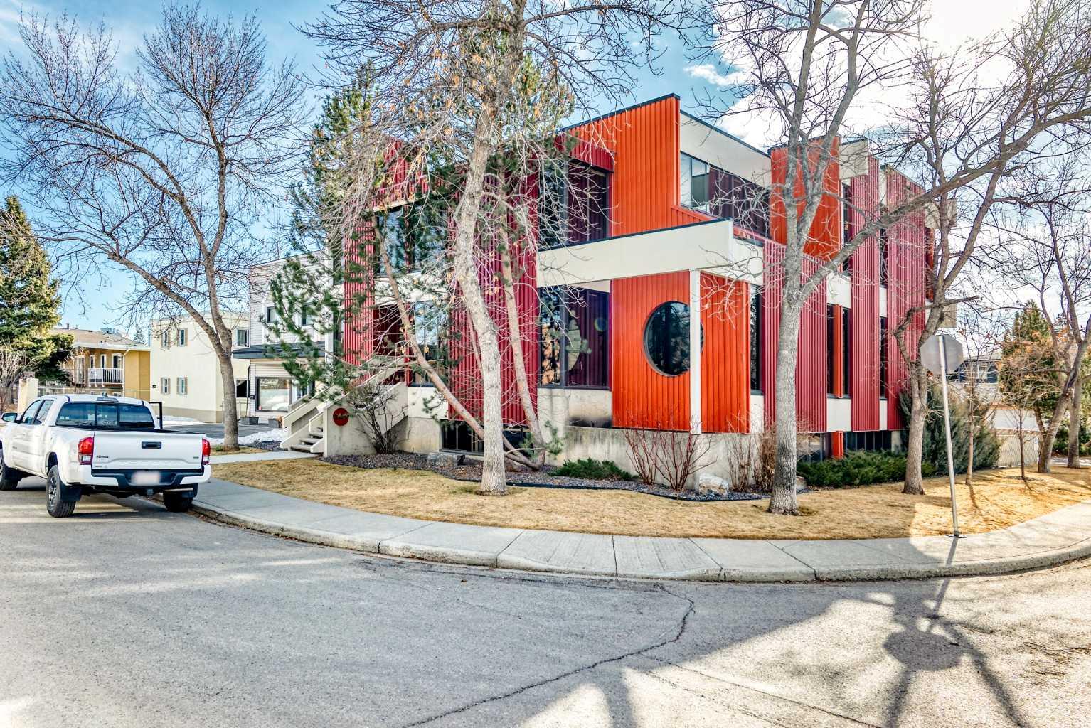 Lower, 2139 4 Avenue NW, T2N 0N6