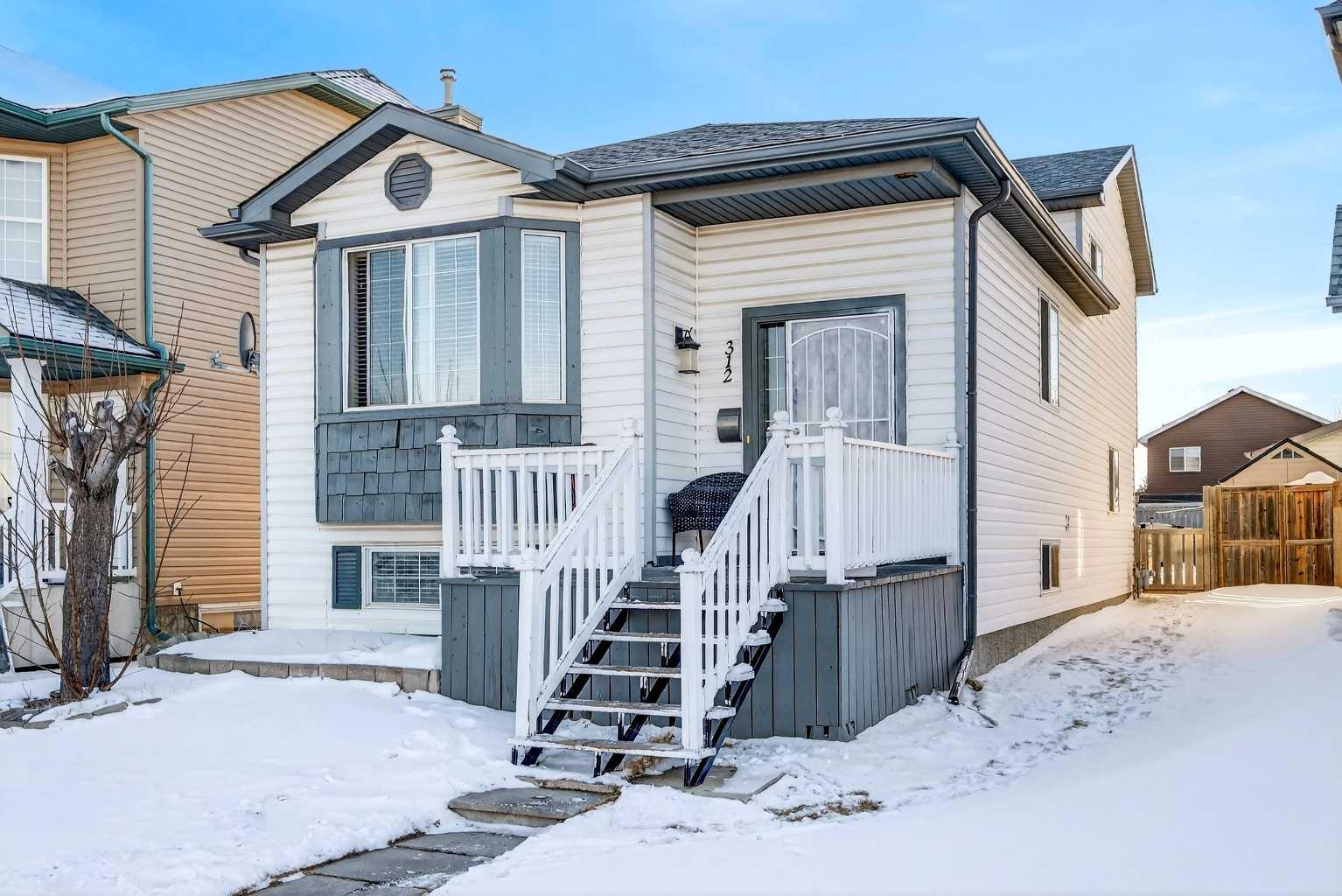 312 Martin Crossing Way NE, T3J 3T2
