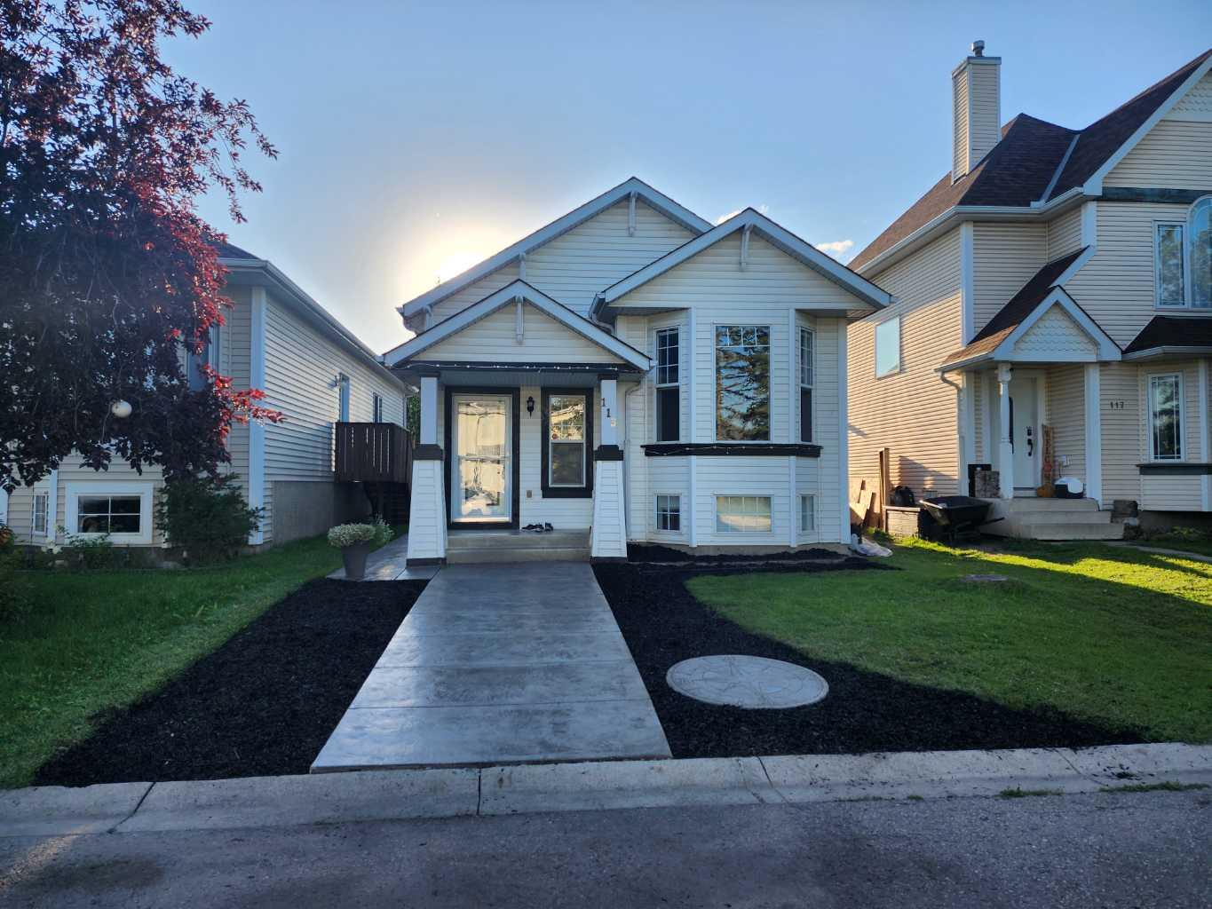 113 Mt Lorette Place SE, T2Z 2M1