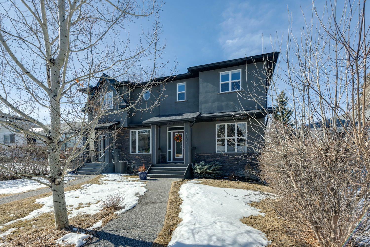 3043 28 Street SW, T3E 2J4