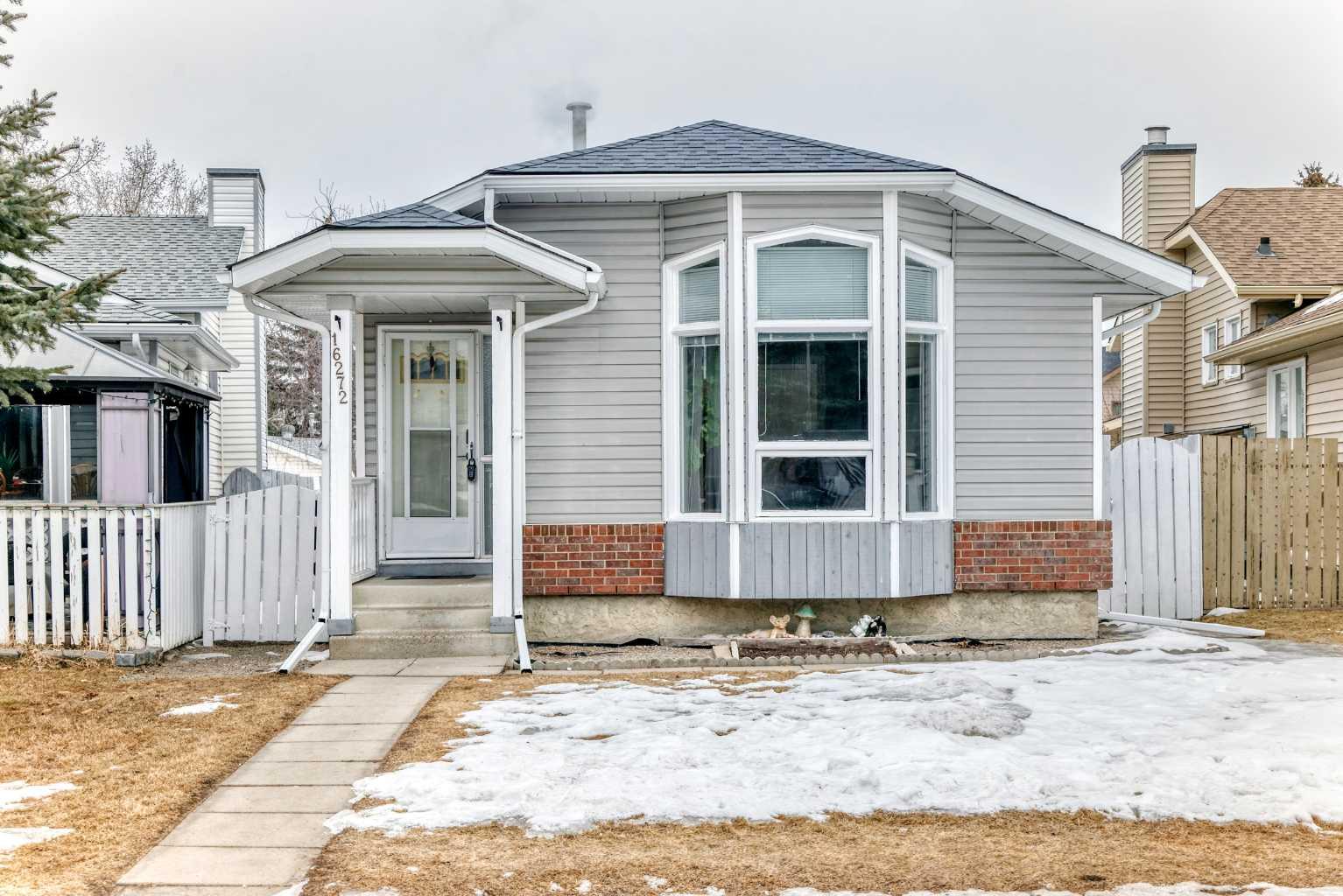 16272 5 Street SW, T2Y 1Y3