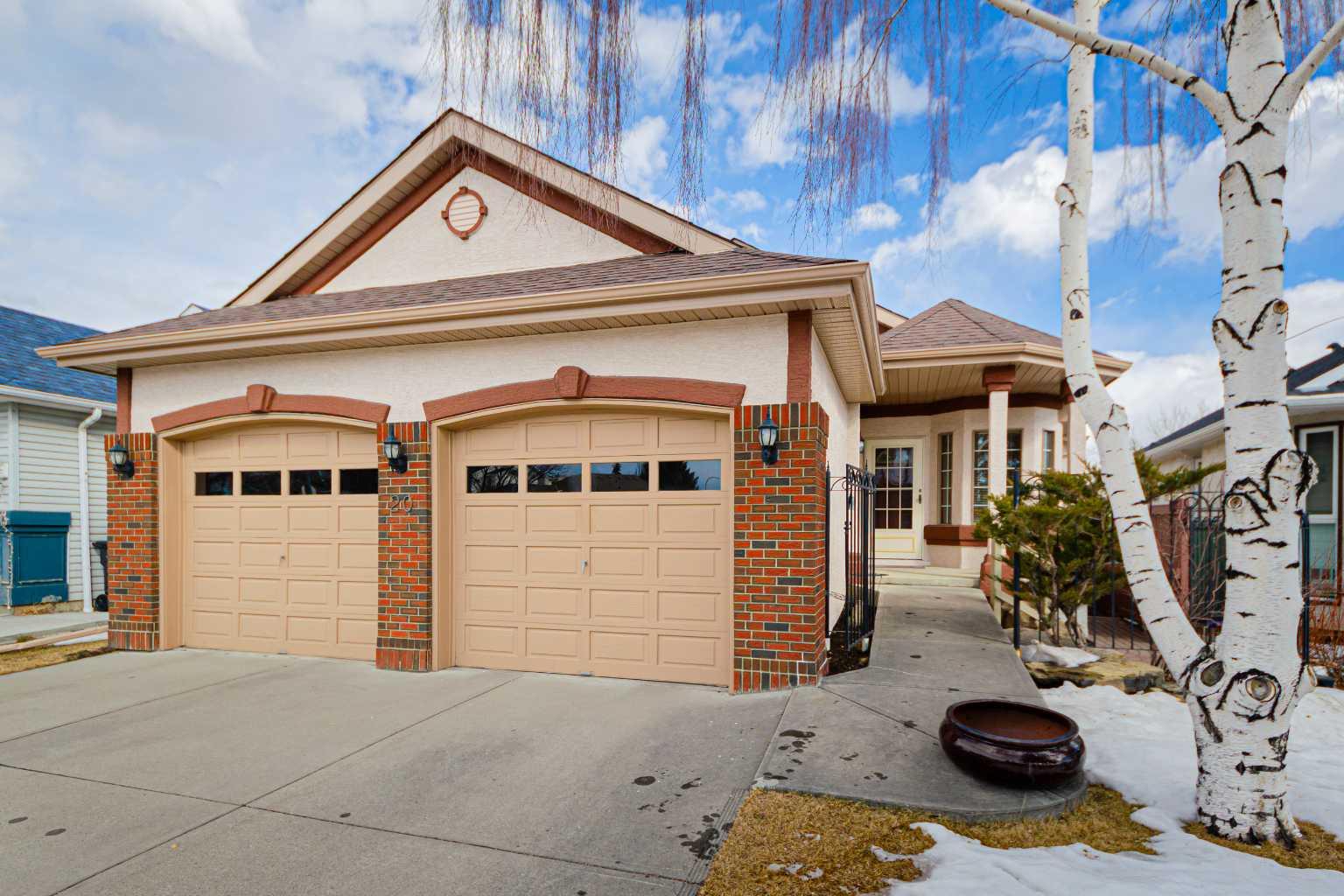 20 Somerset Drive SW, T2Y 3C3