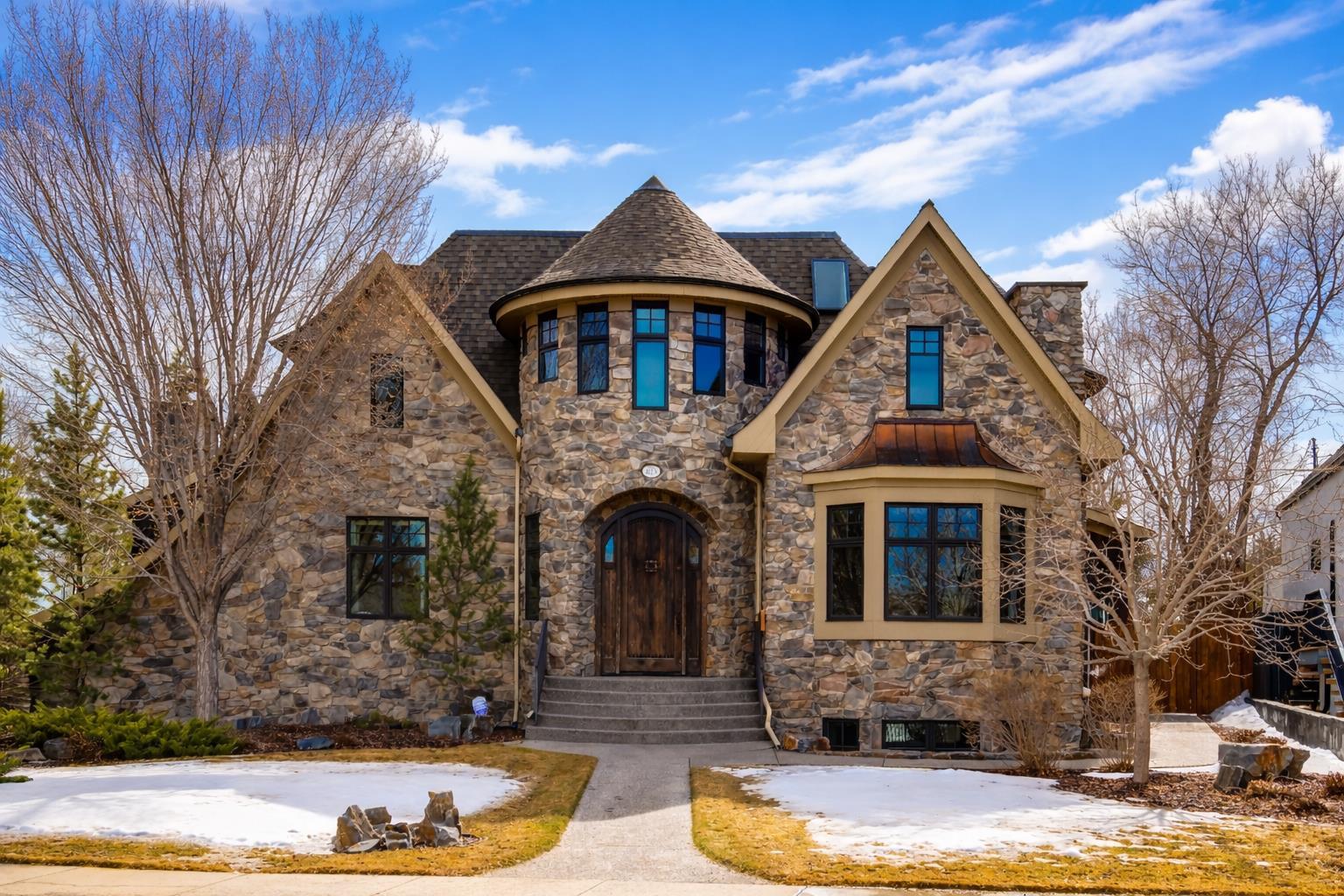 623 Madison Avenue SW, T2S 1J9