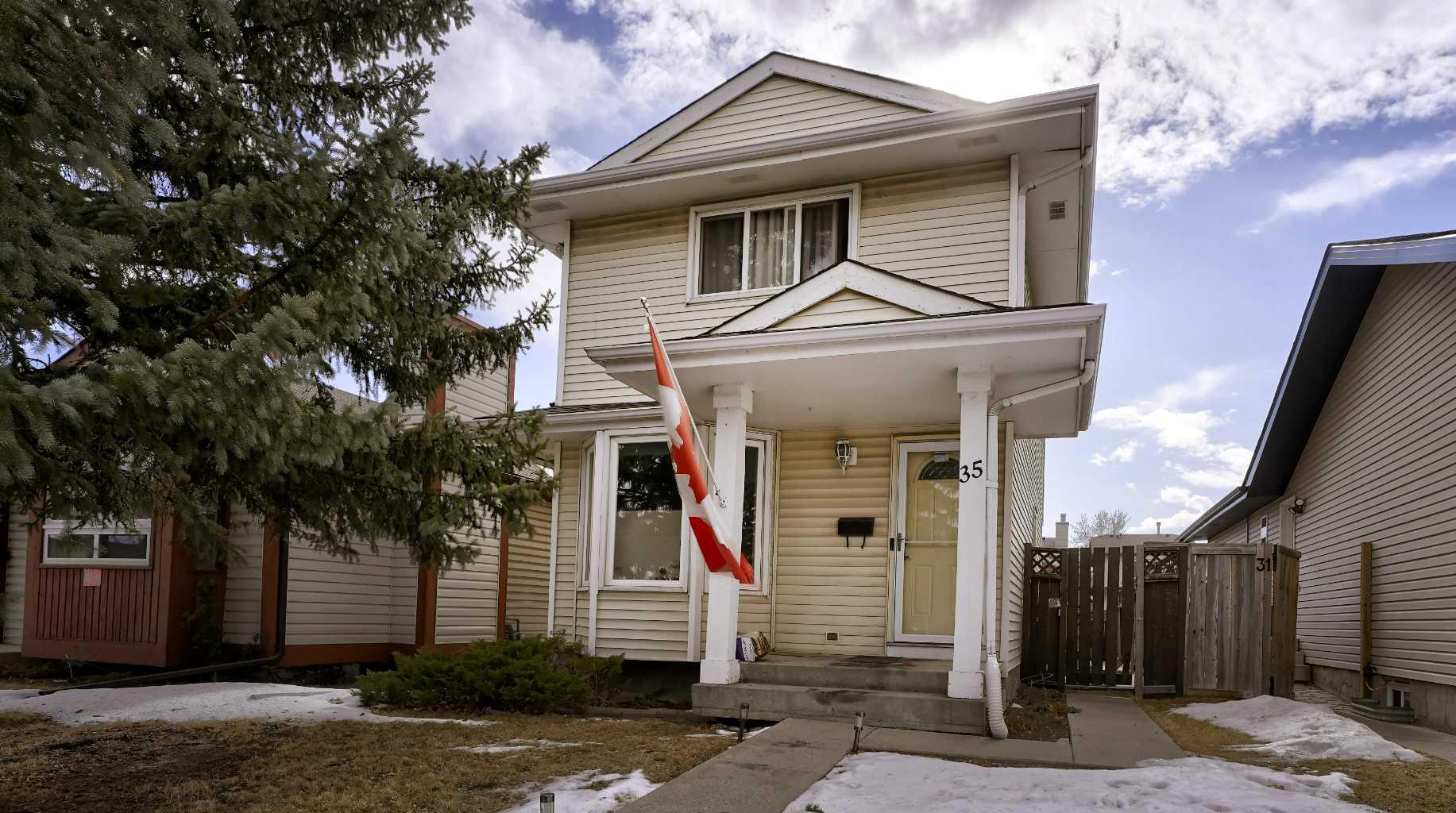 35 Riverbirch Road SE, T2C 3M4