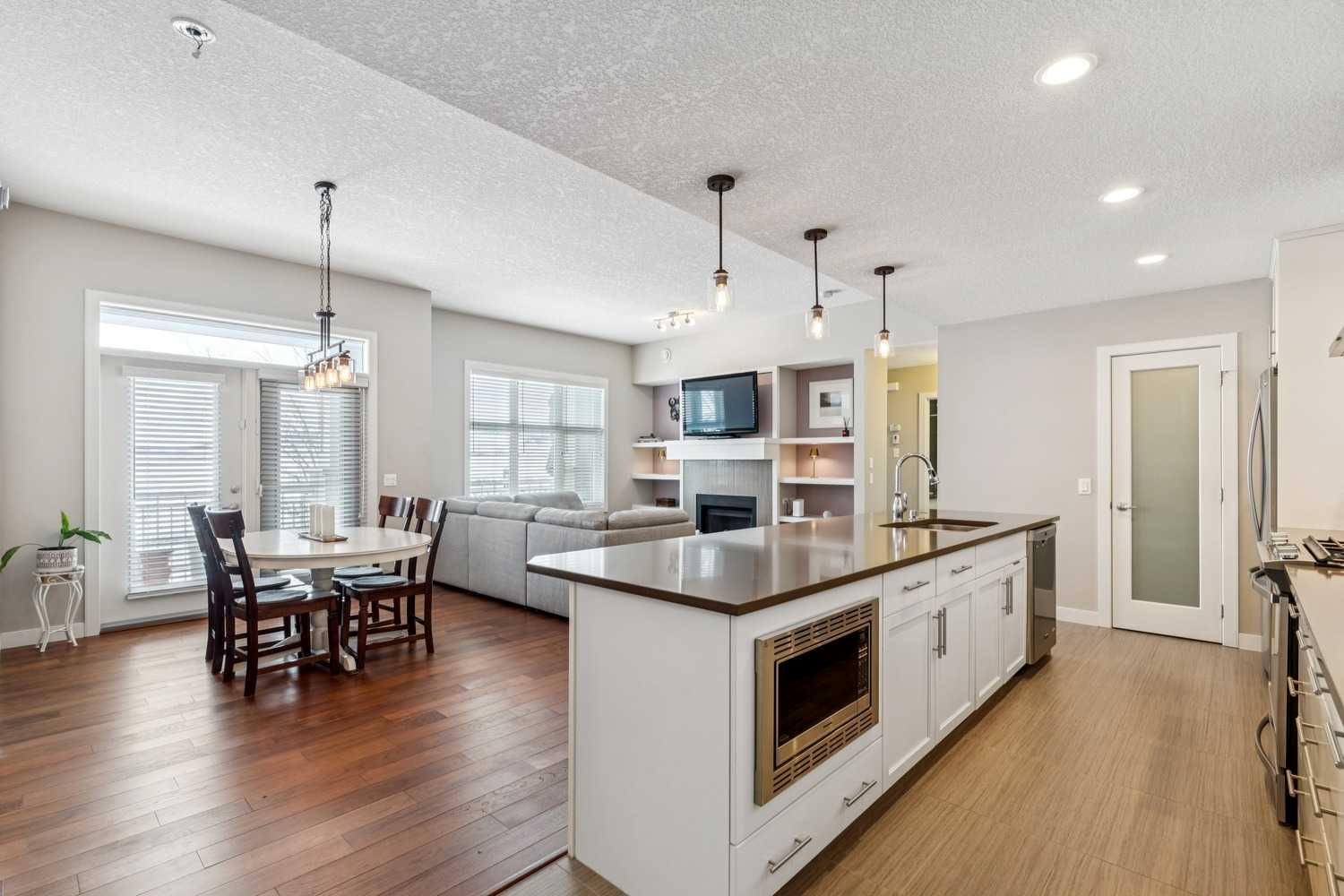 252 Silverado Plains Park SW, T2X 1Y9