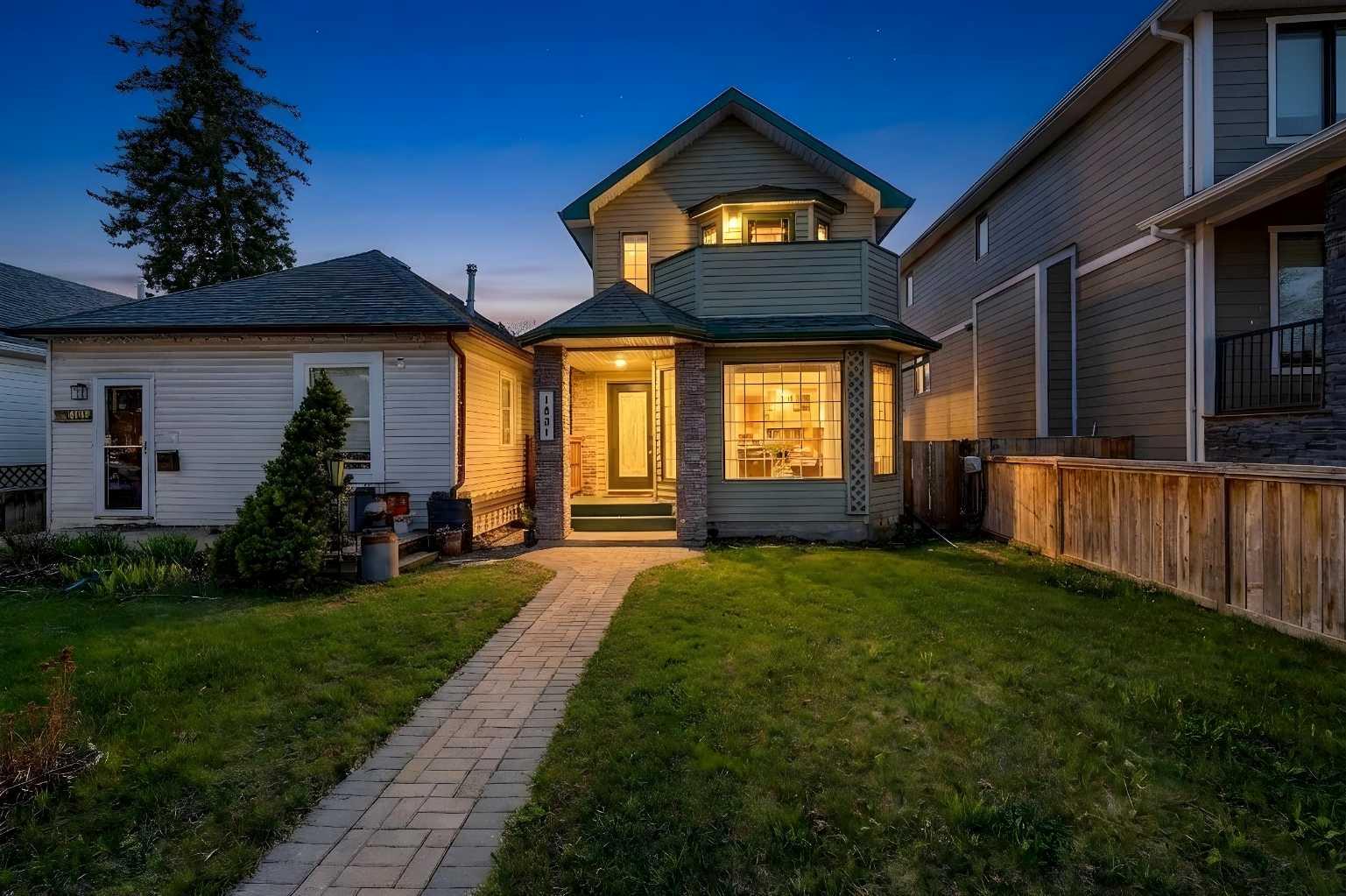 1631 16A Street SE, T2G3S6