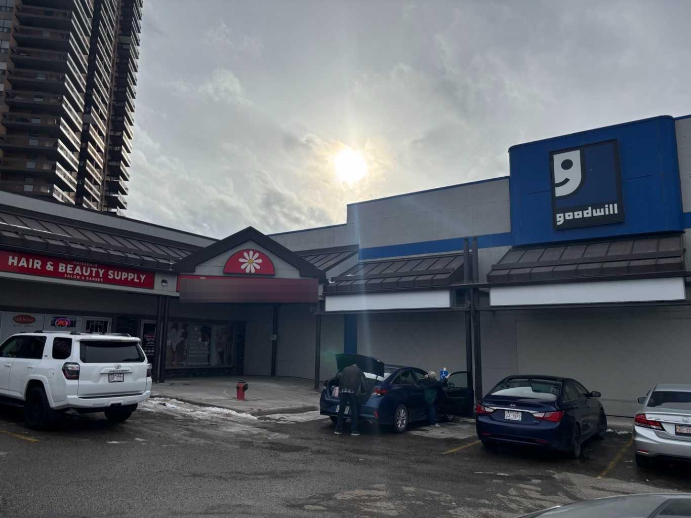 9657, 9639 Macleod Trail SW, T2J 0P6
