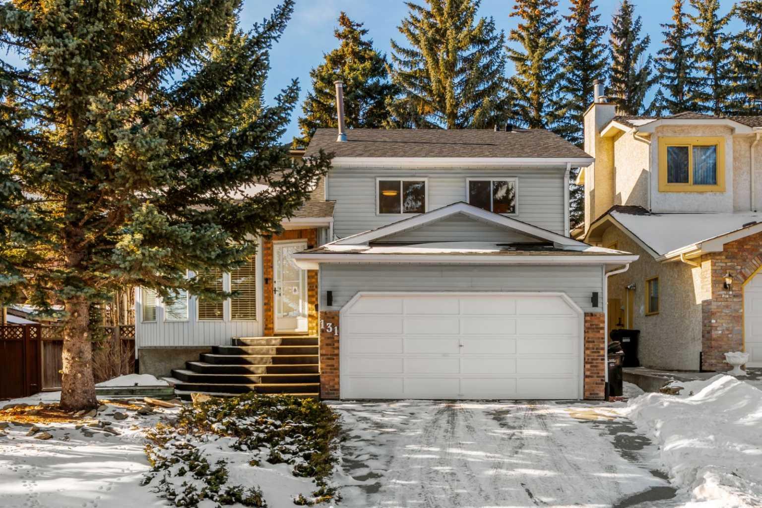 131 Stratton Crescent SW, T3H 1T7