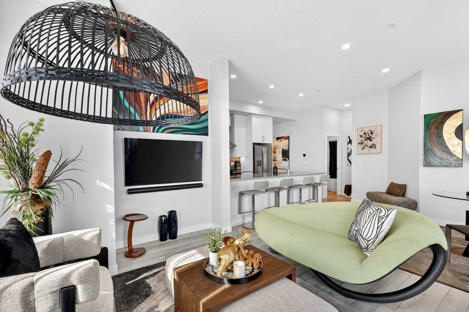 102, 255 Les Jardins Park SE, T2C 5W9