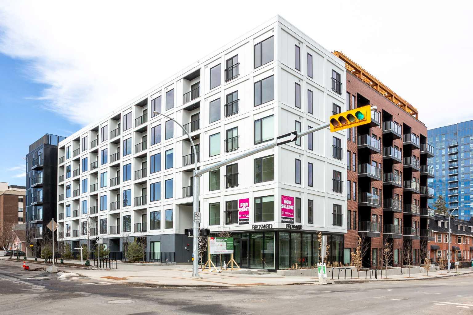 126, 310 15 Avenue SW, T2R 1S9