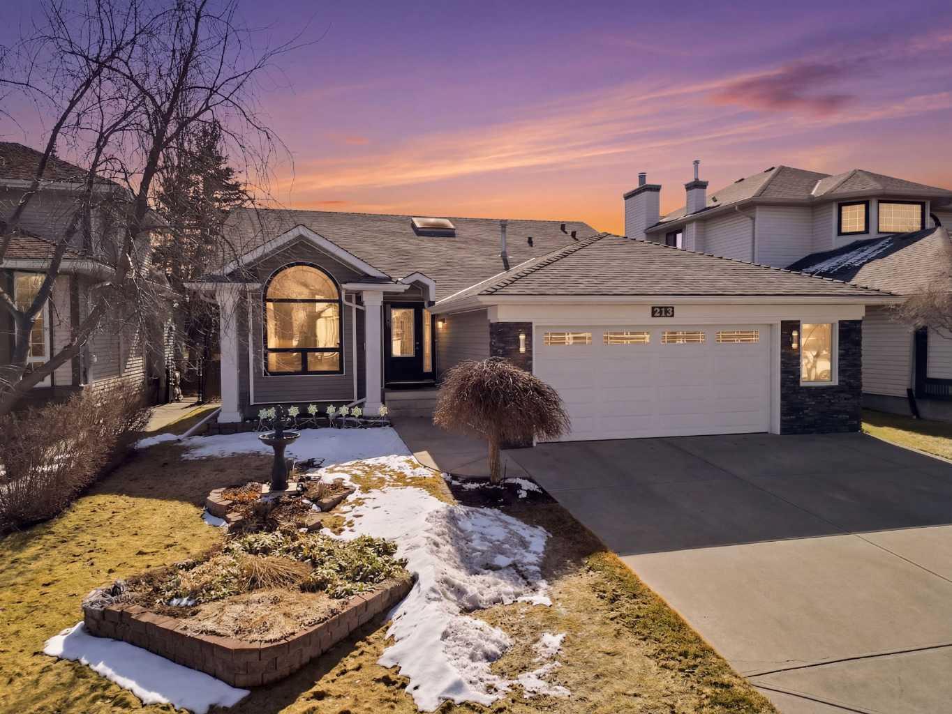 213 Douglasbank Mews SE, T2Z 2K2