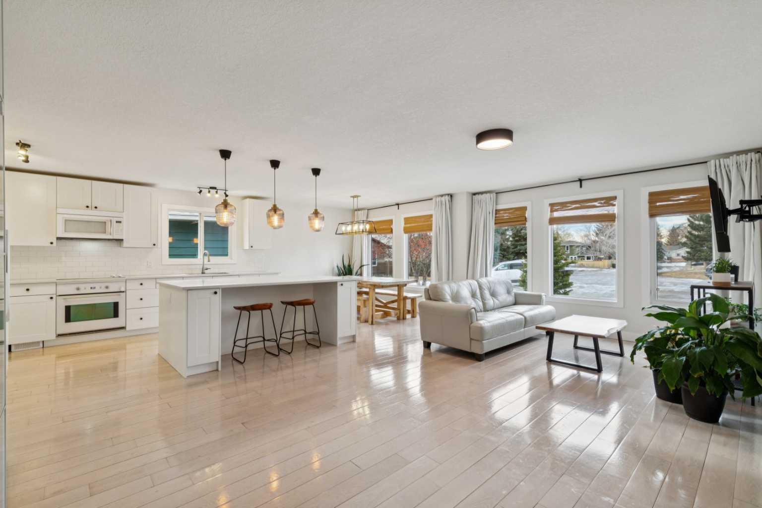 44 Shawcliffe Bay SW, T2Y1H1