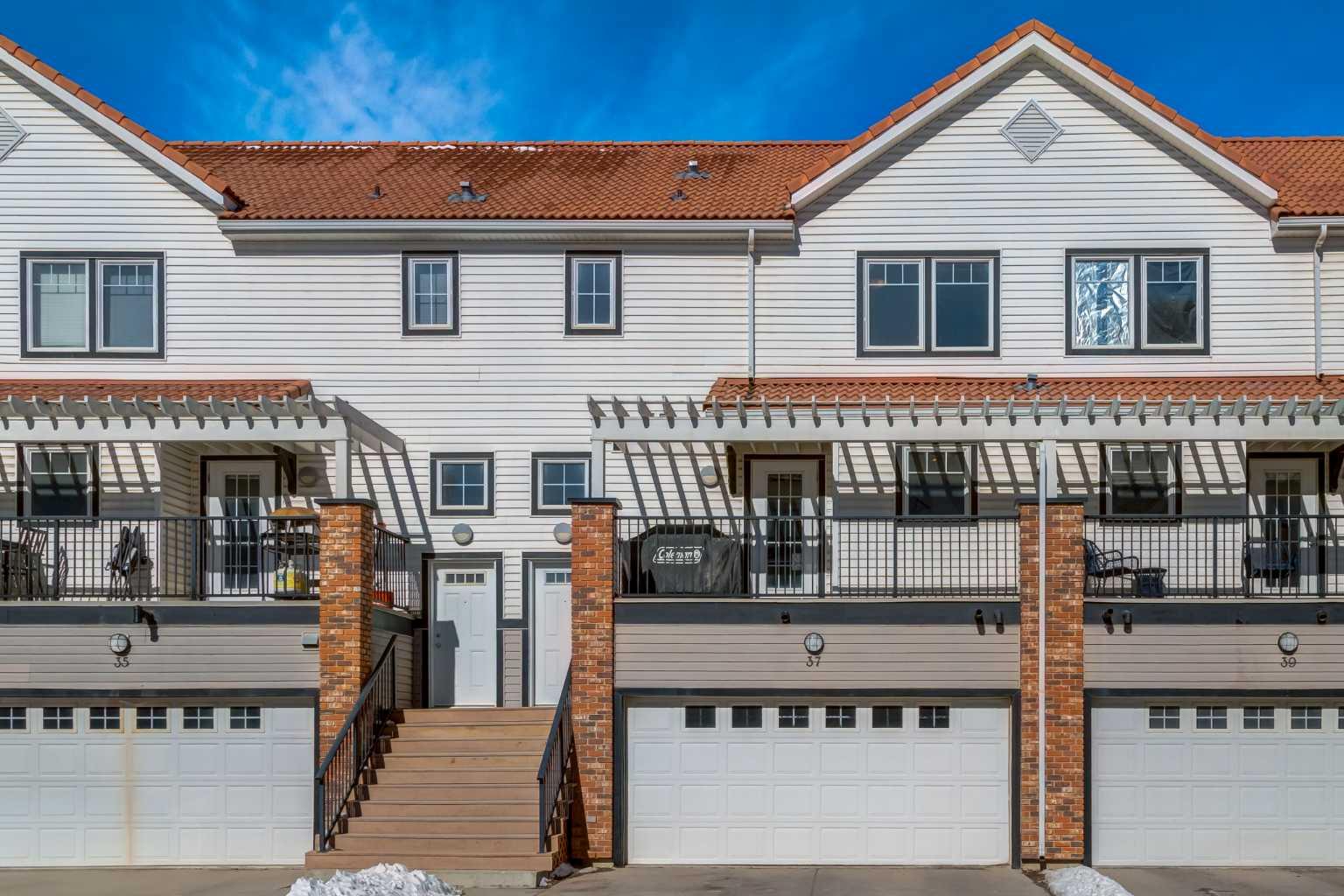 37 Royal Oak Plaza NW, T3G 0B3