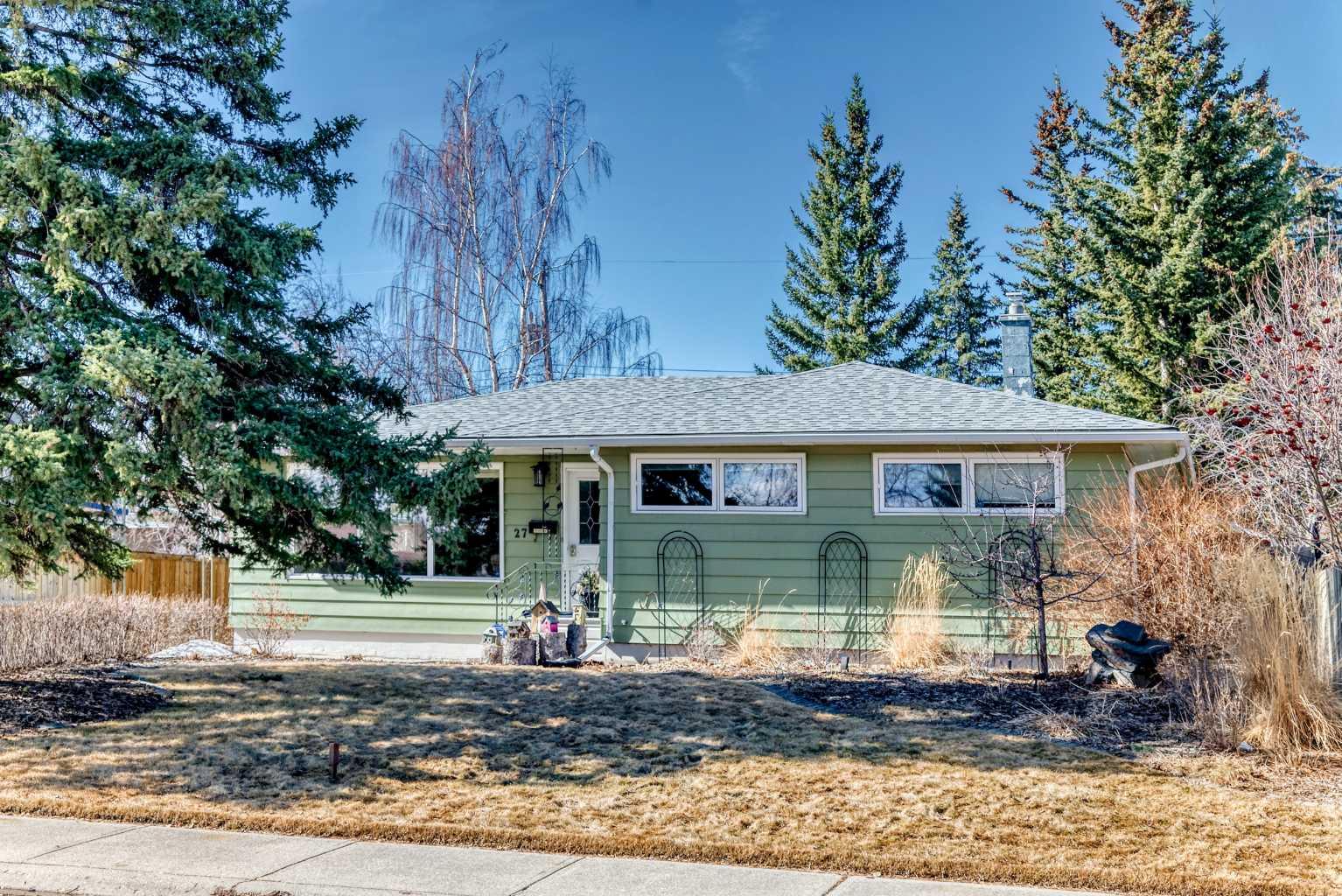 27 Gladeview Crescent SW, T3E 4X7