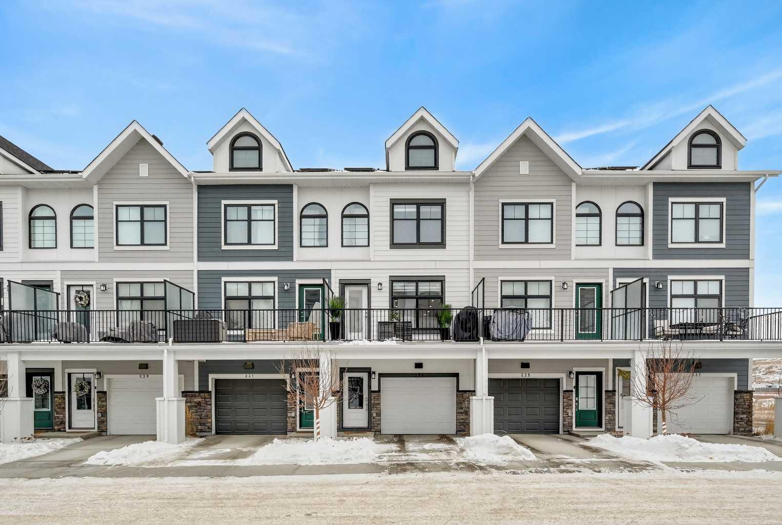 233 Les Jardins Park SE, T2C 5V3