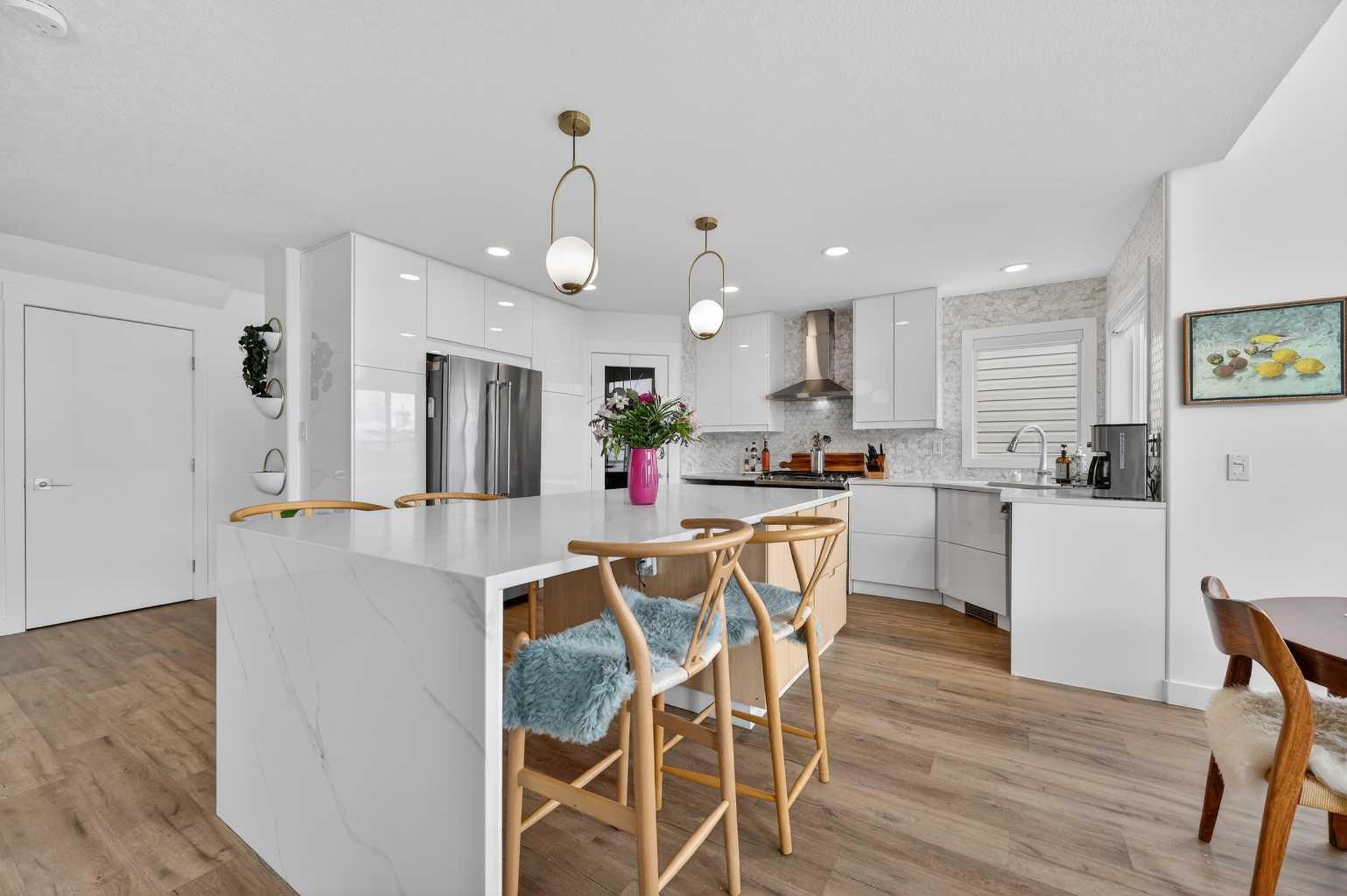 46 Springbluff Boulevard SW, T3H 4V6