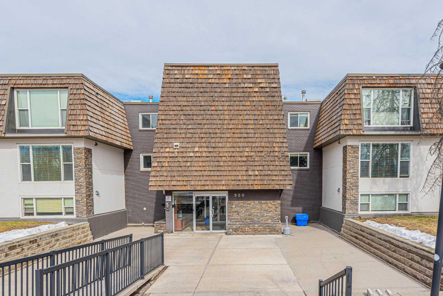 111, 920 68 Avenue SW, T2V 0N6