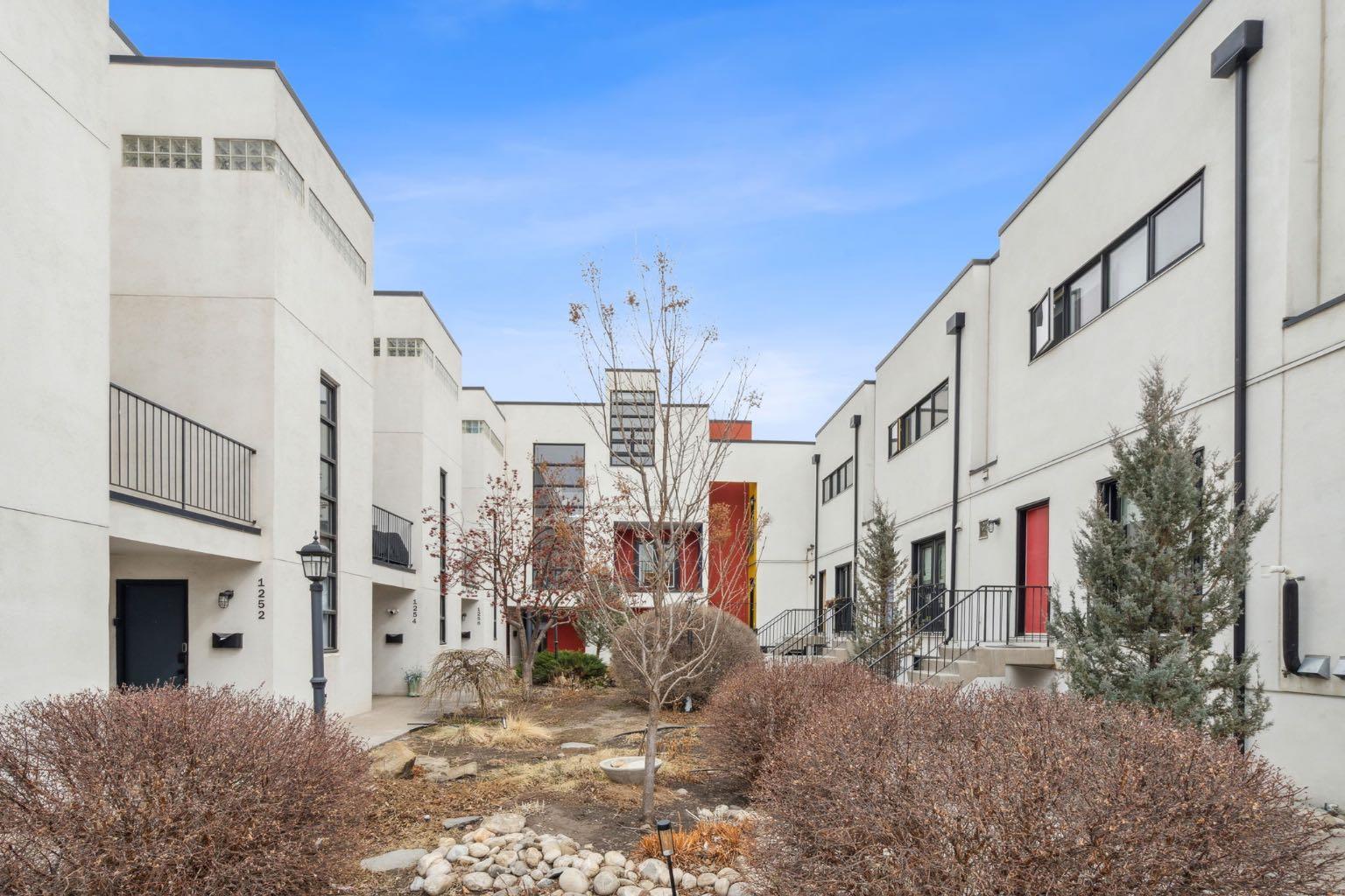 1250 10 Street SW, T2R 1P8