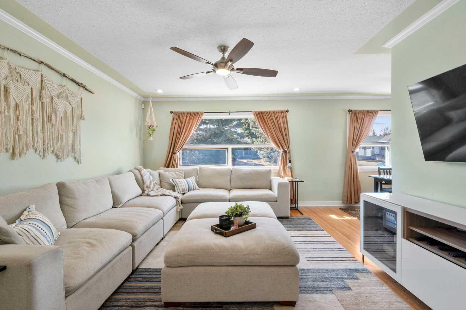 6112 Buckthorn Road NW, T2K 2Z1