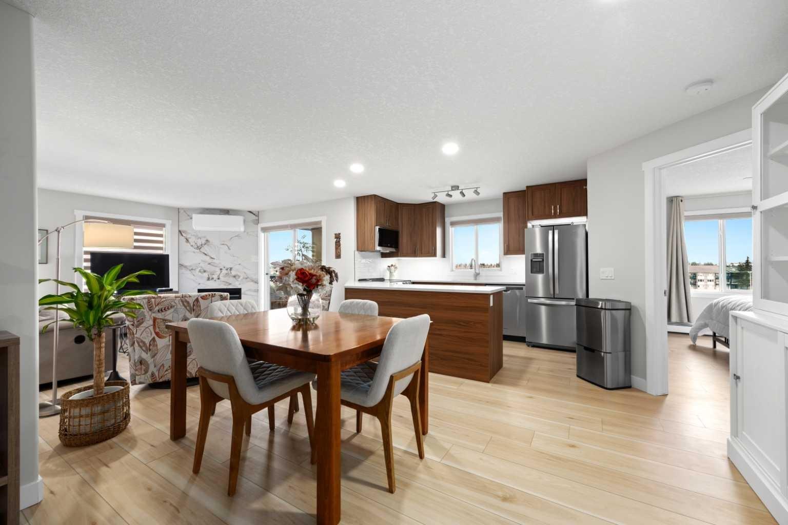 8429, 304 Mackenzie Way SW, T4B 3H8