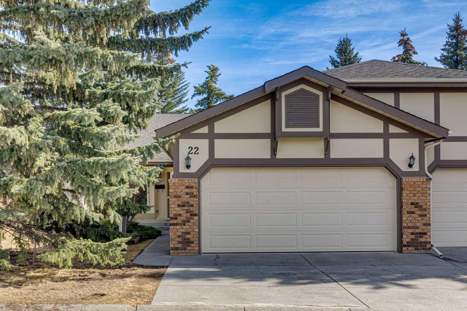 22 Confederation Villas NW, T2L 2K9