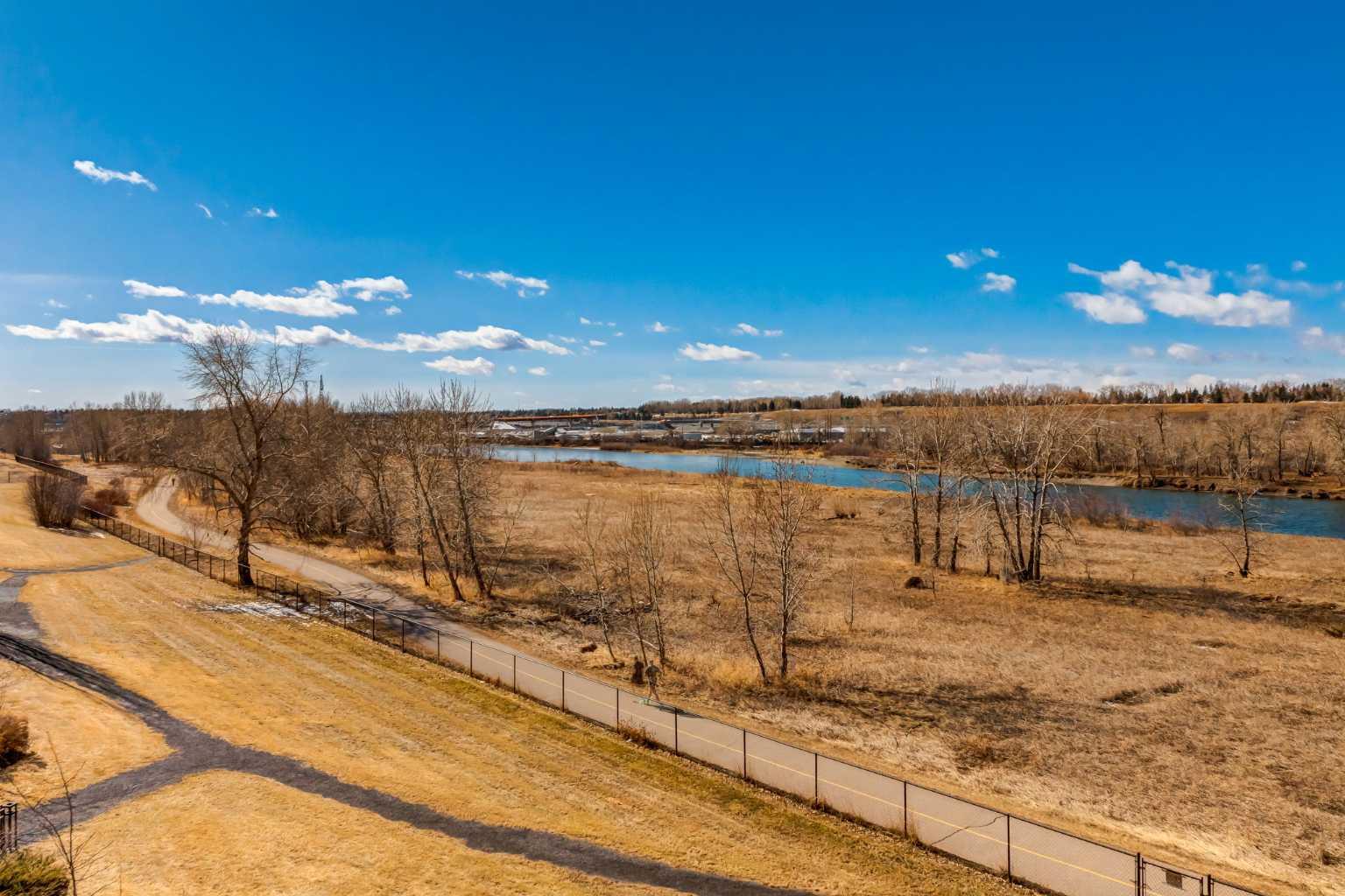 301, 131 Quarry Way SE, T2C 5L7