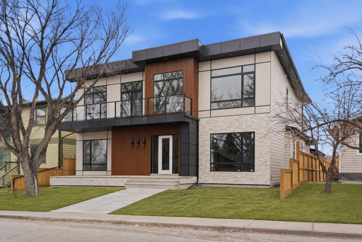209 Windermere Road SW, T3C 3K9