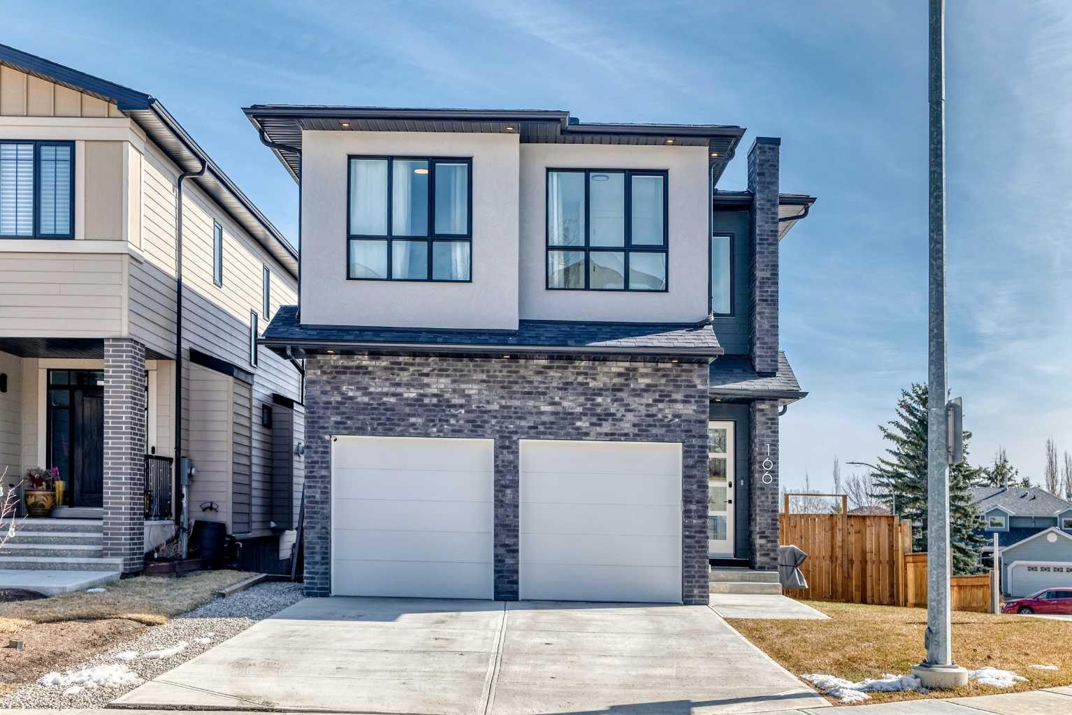 166 69 Street SW, T3H5C7