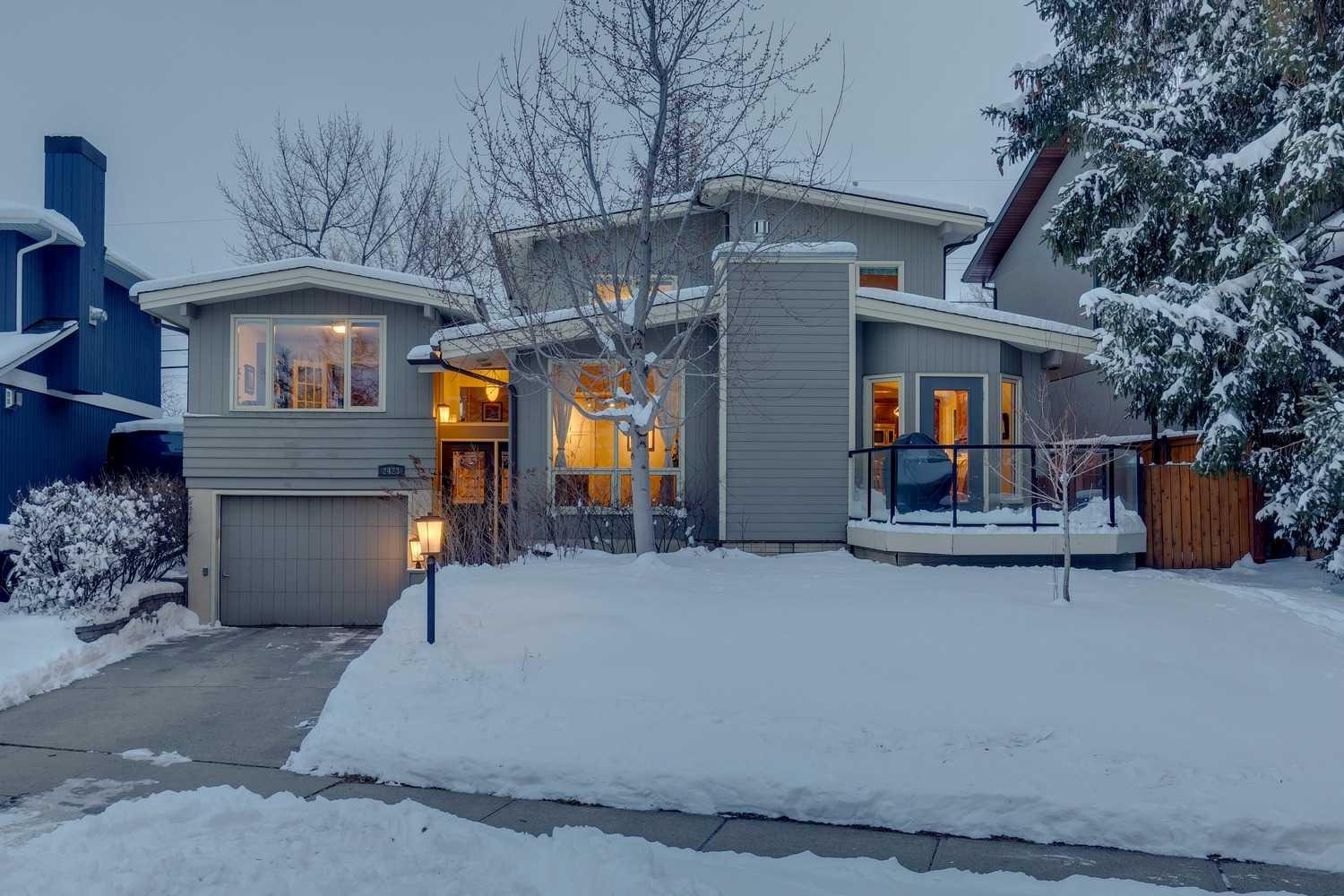 2423 34 Avenue NW, T2L0V3