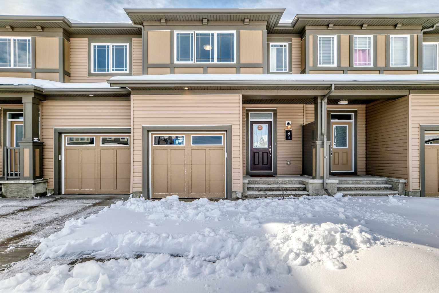 224 Carringham Way NW, T3P 1V9