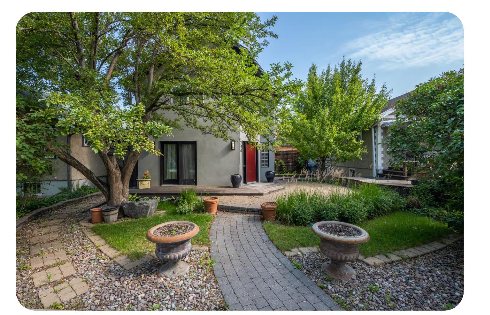 714 7 Avenue NE, T2E 0N5