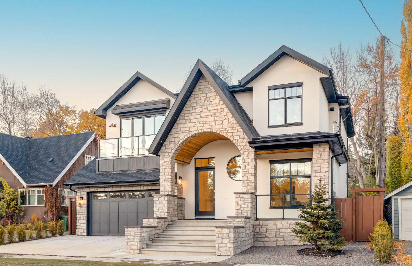 412 40 Avenue SW, T2S 0X6