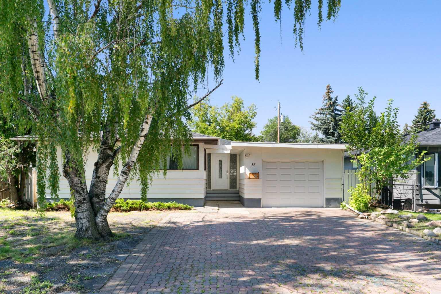 87 Hillgrove Drive SW, T2V 3L8