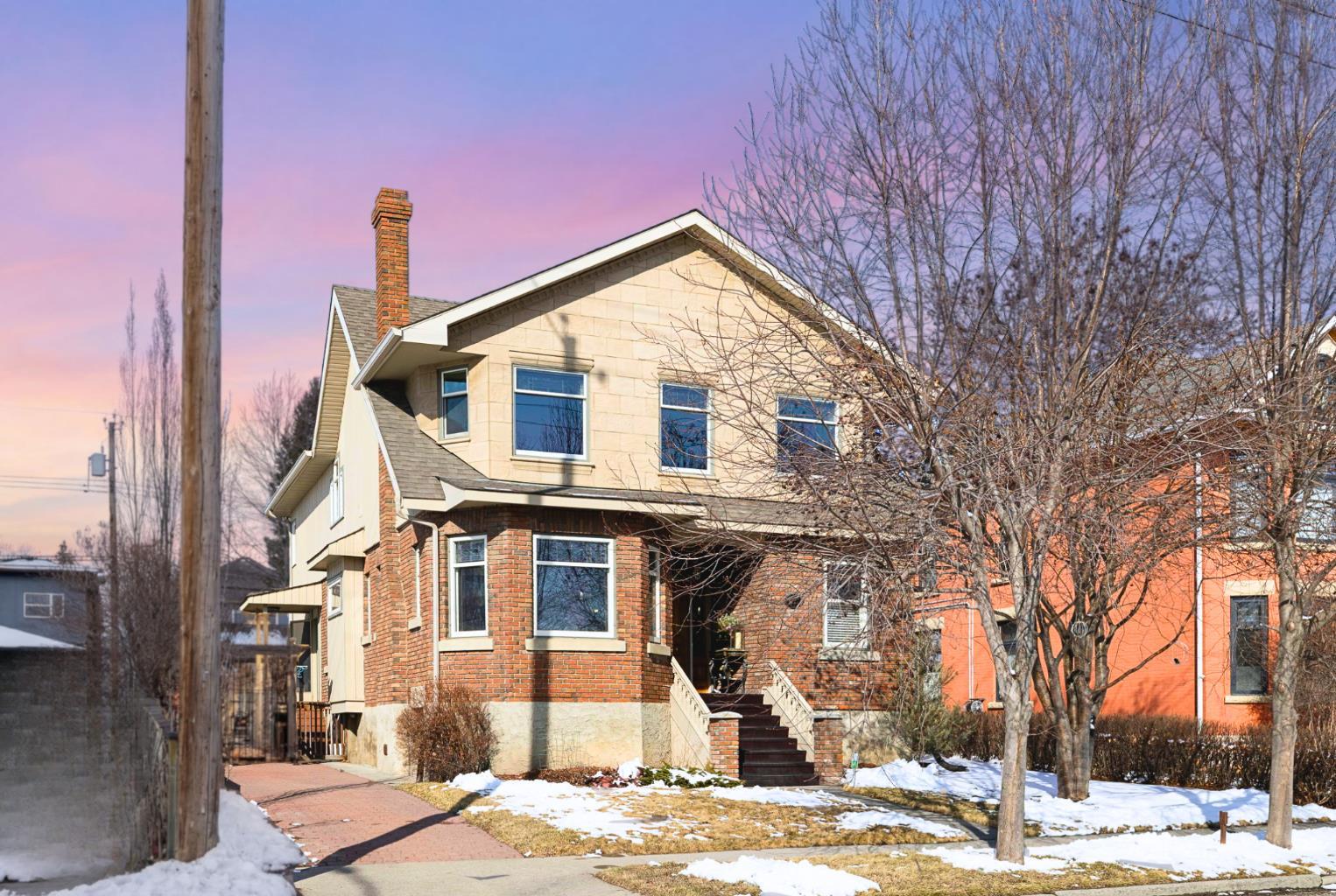 1727 24 Street SW, T3C 1J2