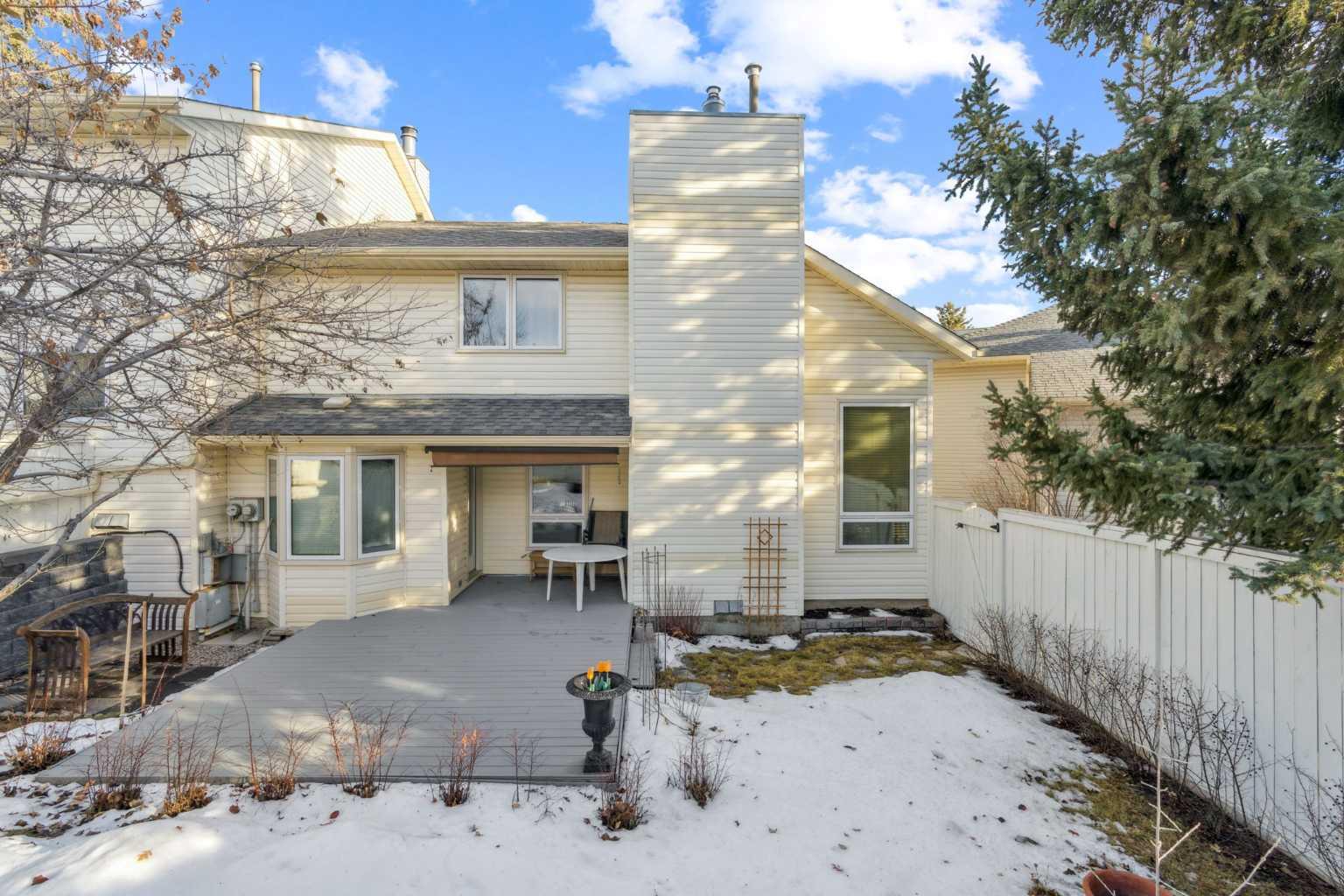 15 Millrise Lane SW, T2Y 2C2