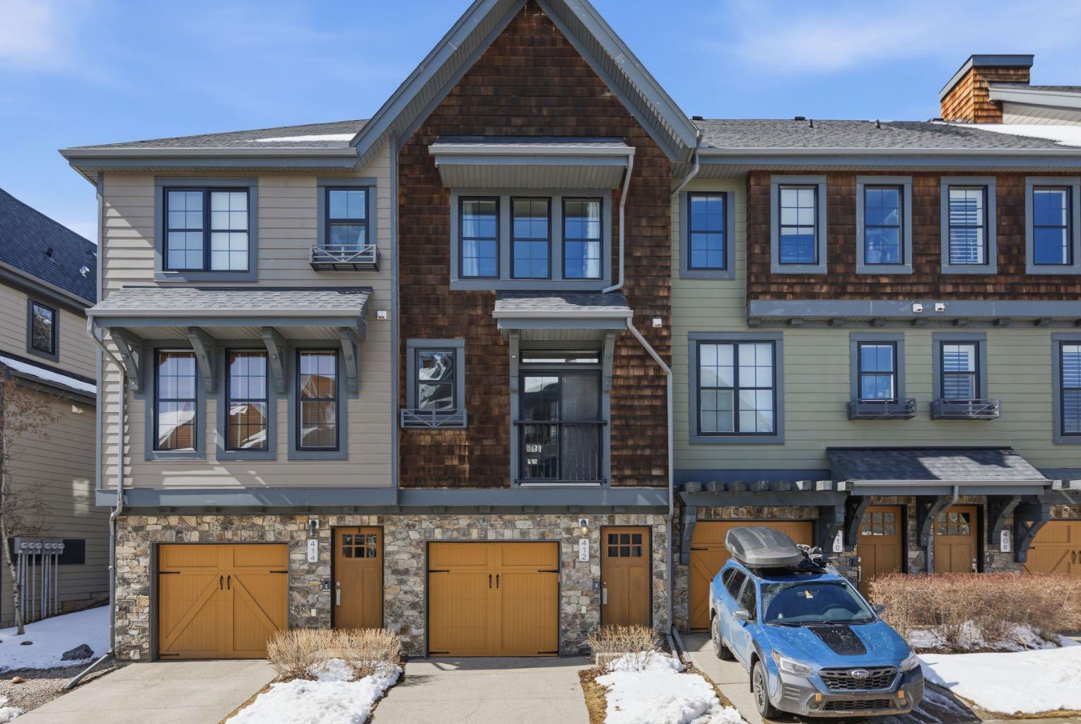 412 Ascot Circle SW, T3H 0X3