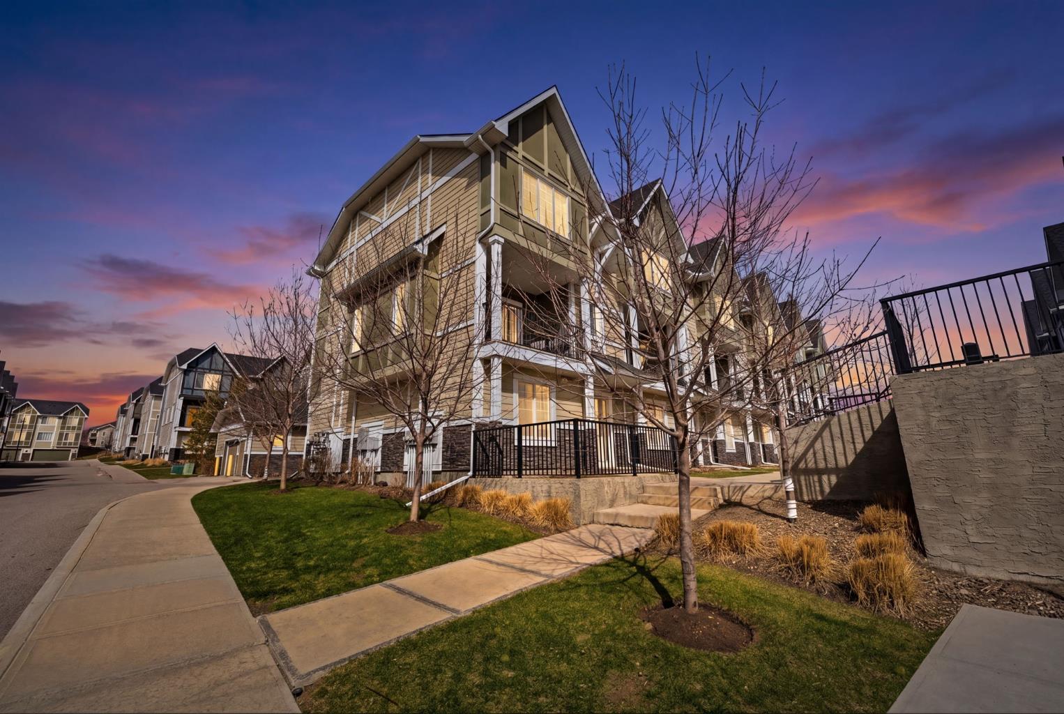 301 Nolanlake Villas NW, T3R 0Z7