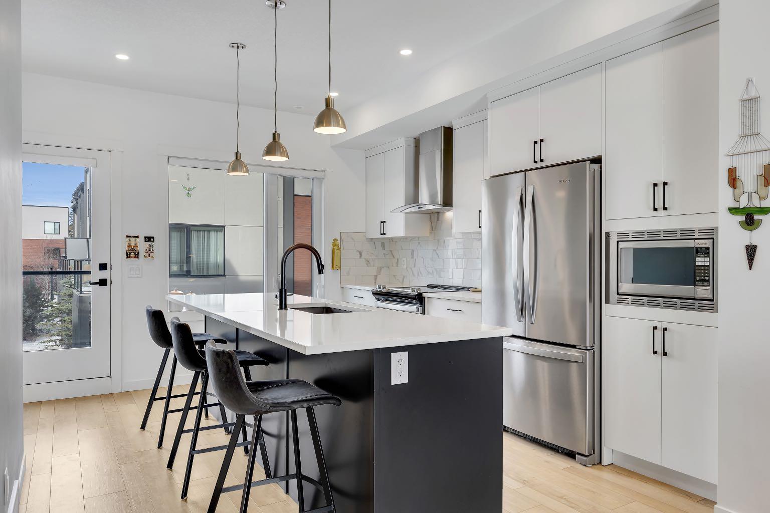 171 Greenbriar Place NW, T3B 6J3