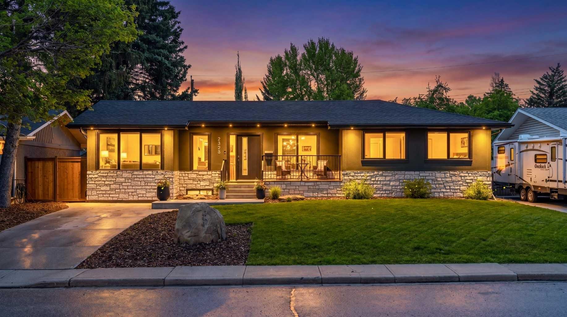 2328 58 Avenue SW, T3E 1N5