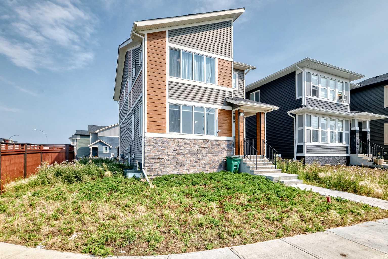 1422 Midtown Link SW, T4B5K9